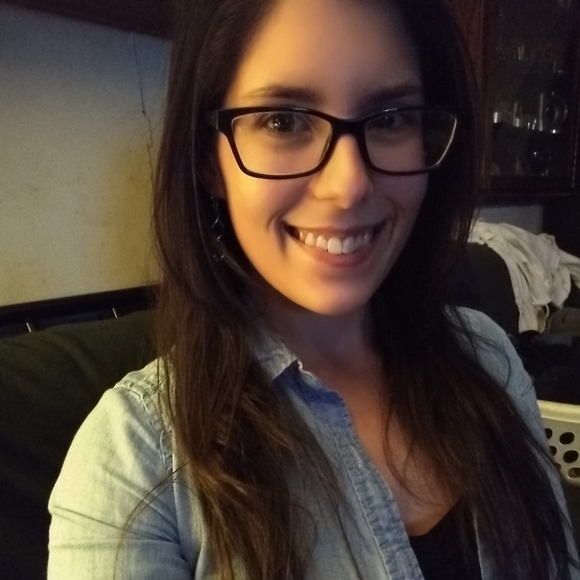 Meet your Posher, Jennifer - Picture 2 of 2